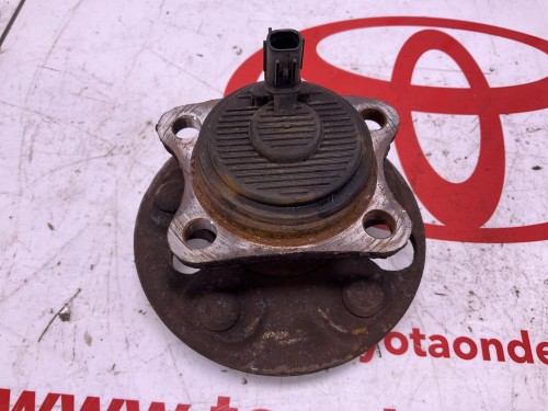 Wiellager & Naaf Links & Rechts Achter .met abs sensor / 42450-02120