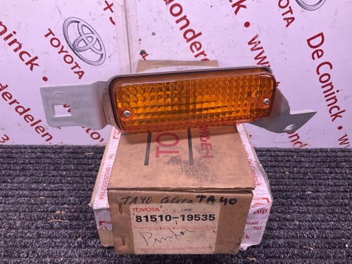 Pinklicht in bumper RV Celica TA40