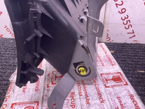 Knie airbag 