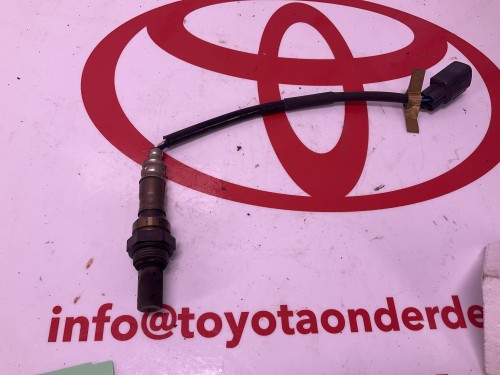 Lambdasonde rechts bovenste Rav4 (A2) ‘00-‘03 & Avensis Verso (M2) ‘01-‘03 2.0 vvt-i