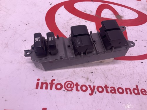 Raamschakelaar links voorzijde Rav4 (A3) ‘05-‘12 5-drs