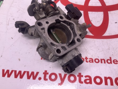 Gasklephuis Corolla (E11) ‘97-‘99 1.6 benzine handgeschakeld
