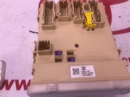 ECU Multiplex Network Body Auris (E18) + zekering doos 82730-12X80A 