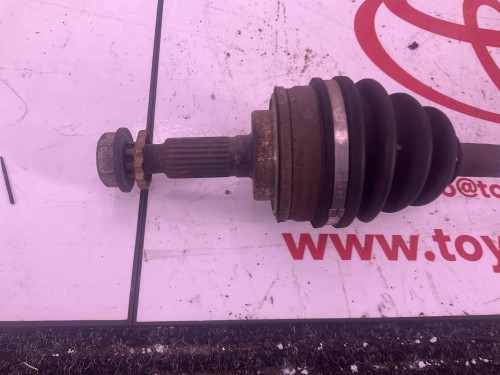 Aandrijfas links Starlet (P7) ‘84-‘89 1.0 & 1.3 benzine