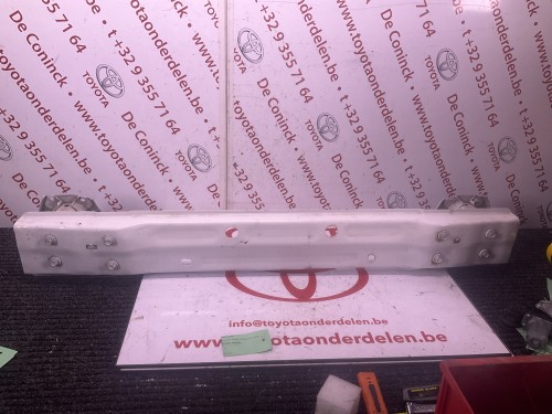 Steun bumper achteraan met steunen 