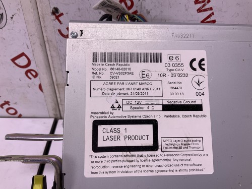 Radio cd ; met navigatie module 86840-YY131 