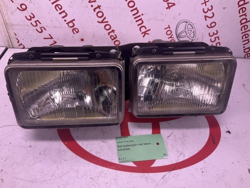 Set koplampen met steun  , compleet KOITO rechts voor 