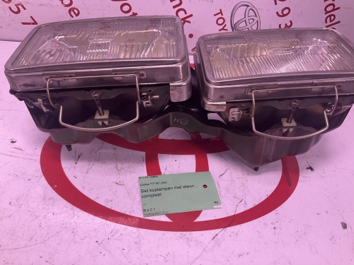 Set koplampen met steun  , compleet KOITO rechts voor 