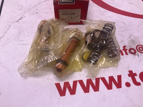 Revisie kit brake master cilinder  Corolla/Trueno 08/'74-01/'77