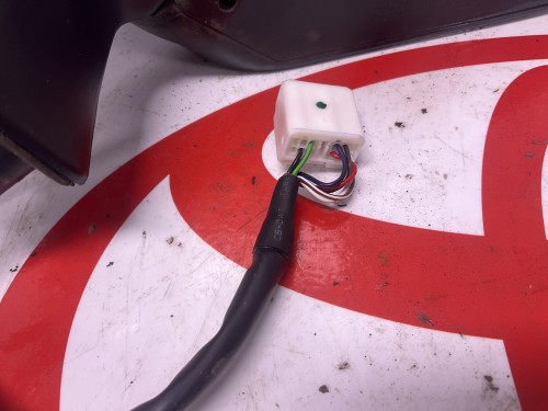 Buiten spiegel links / Verwarmbaar  // 8Pin /  Elektrisch inklapbaar / met kap l