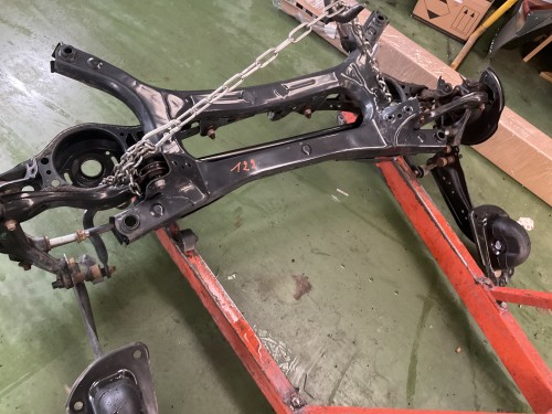 Achteras compleet , met fusee en ophanging  , zonder schokdempers 