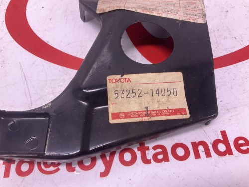Steun grill rechts voor 08/1979-08/1979