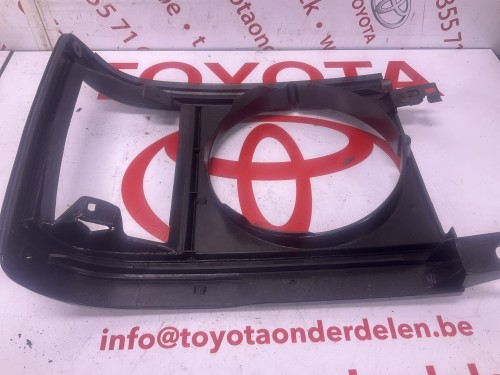 Grill rond licht links voor 12/1982-08/1995