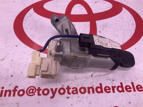 Contactslot yaris 