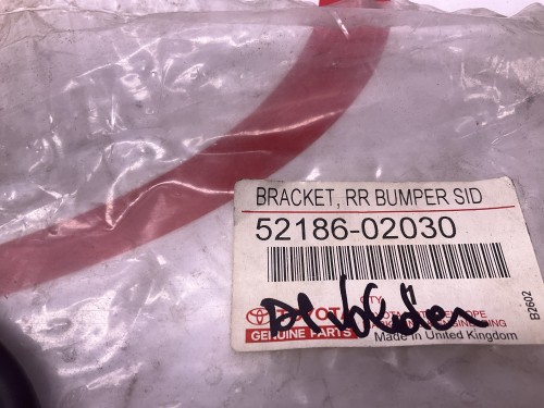 Afdichting bumper achter , links zijde 