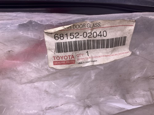 Raamgeleiderrubber links achter Corolla (E11) ‘97-‘01 Liftback Origineel nieuw
