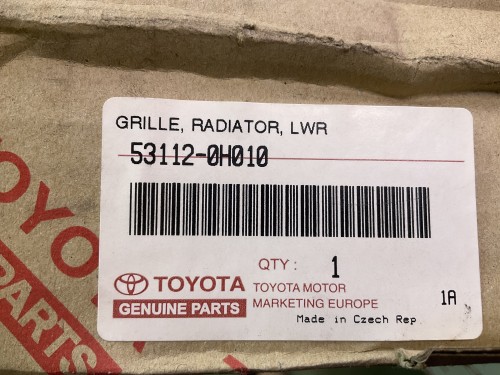 Grill bumper voor  aygo  nieuw origineel 02/2005-12/2008