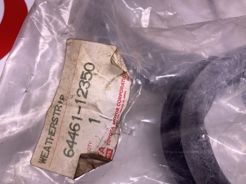 rubber achterklep origineel nieuw , sedan /08/14987-05/1992