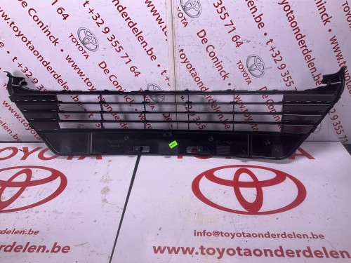 Grille onder in de voorbumper Auris (E15) ‘10-‘12 1.8 vvt-i Hybride