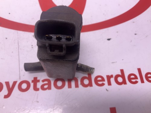 Sproeier pomp voor en achteraan 