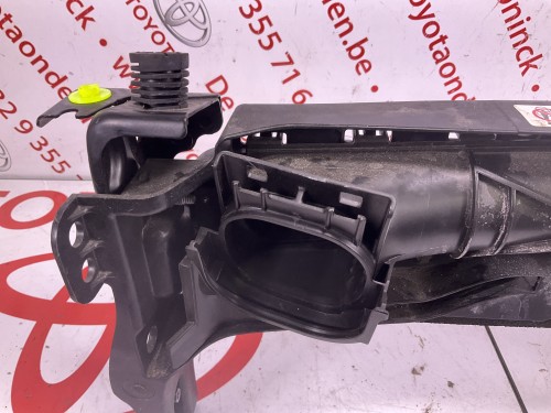 Paneel vooraan boven radiator  met stuk nr 53213-k0011