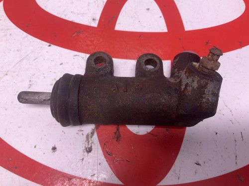 Koppelingspomp onderaan 