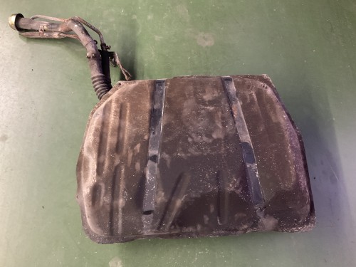 Brandstof tank met vulpijp 