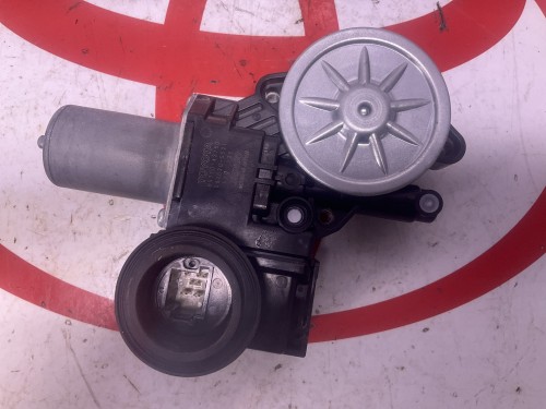 Electromotor  rechts achteraan  
