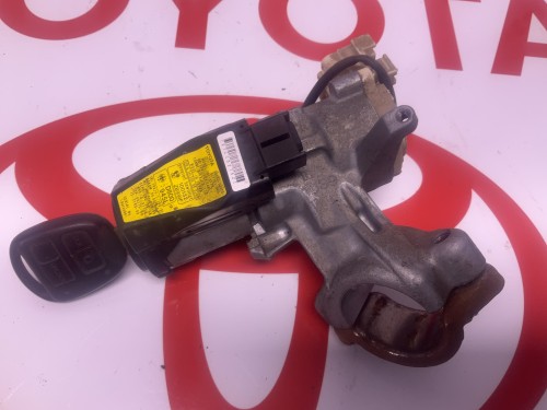 Stuurslot met houder en een sleutel 