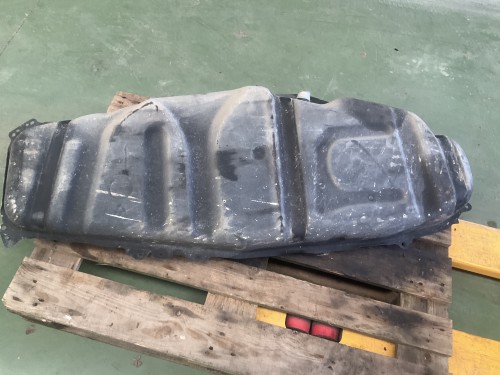 Brandstof tank 2WW engine 10-2015/05-2018