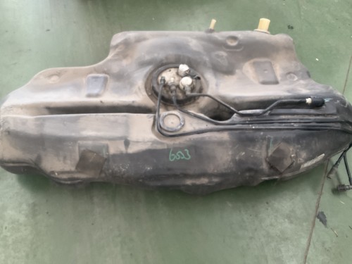 Brandstof  tank  benzine & diesel  4-2003/02-2007