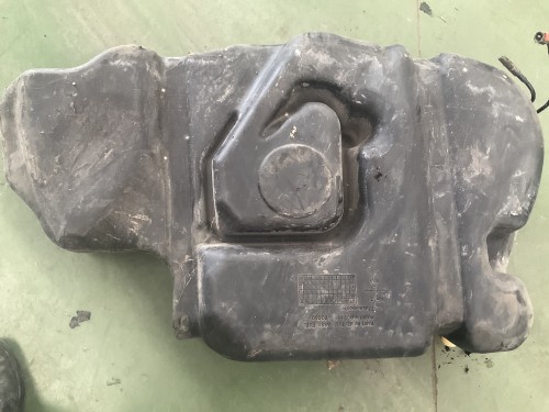 Brandstof  tank  benzine & diesel  4-2003/02-2007