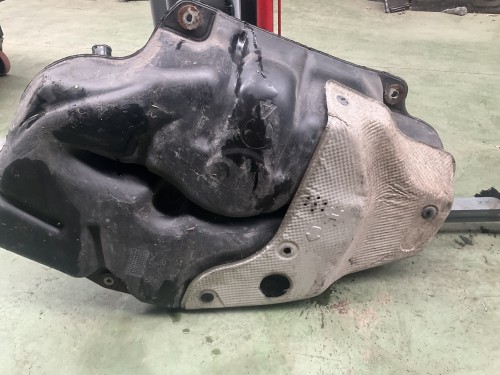 Brandstof tank hybride 02-2012/02-2018