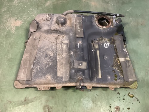 Brandstof tank diesel en benzine 2001-2005