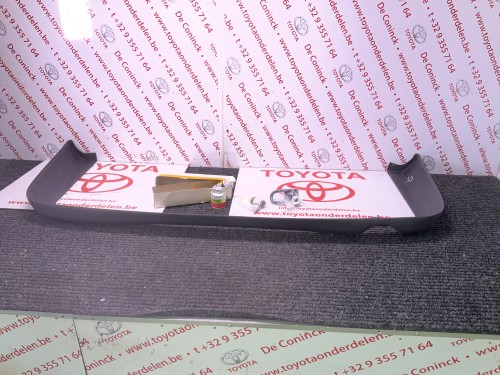 Spoiler achterbumper  origineel toyota  nieuw sedan 
