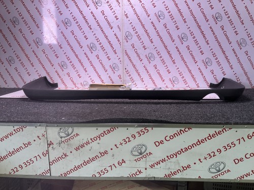 Spoiler achterbumper  origineel toyota  nieuw sedan 