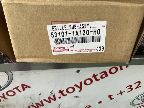 Grill radiator Corolla '92-'97 Nieuw origineel hatch back 3/5 deurs