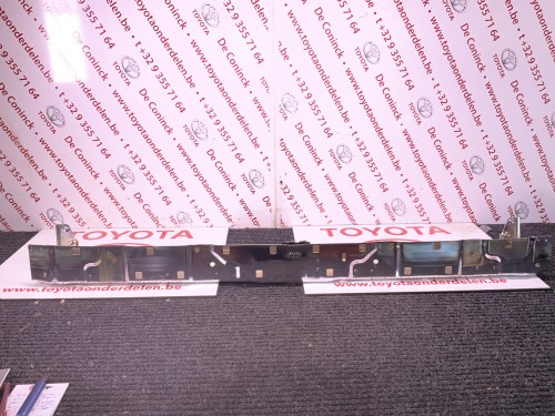 Bumper achteraan chroom Hilux '89-'91 Nieuw origineel