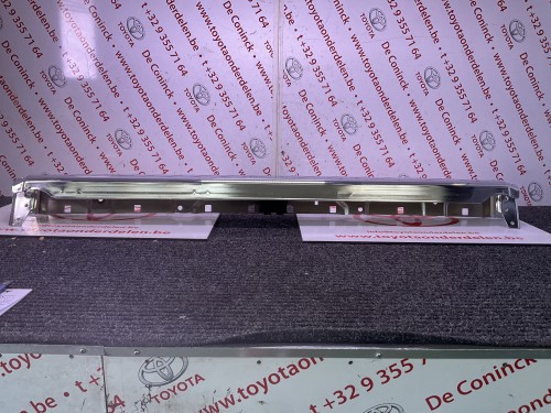 Bumper achteraan chroom Hilux '89-'91 Nieuw origineel
