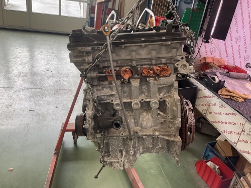 Motor' naakt zoals op de foto km stand 67000