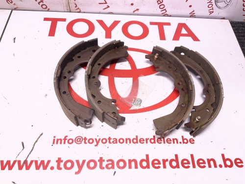Remschoenen set trommelrem achter links/rechts 05/1990 - 02/1993 origineel nieuw